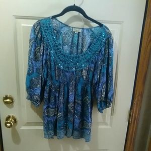 One World  live and let live  top